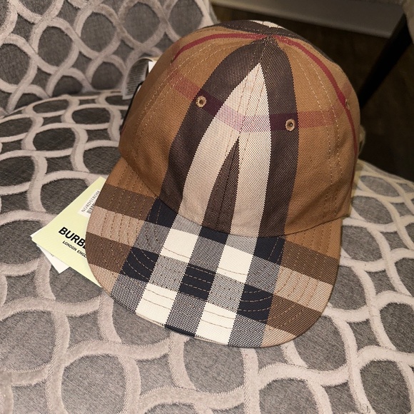 SOLD Burberry Hat, NEW, AUTHENTIC, REVERSIBLE! - Picture 1 of 5